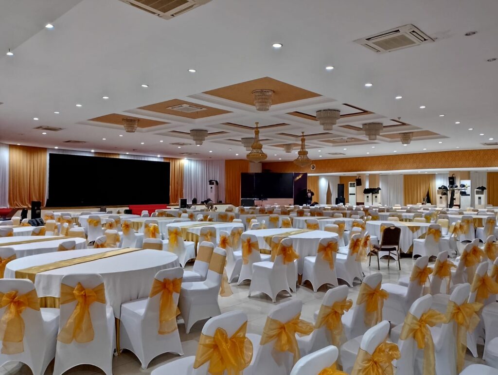 sewa kursi meja bulat