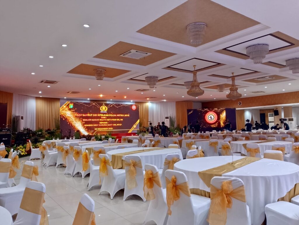 sewa meja kursi bulat